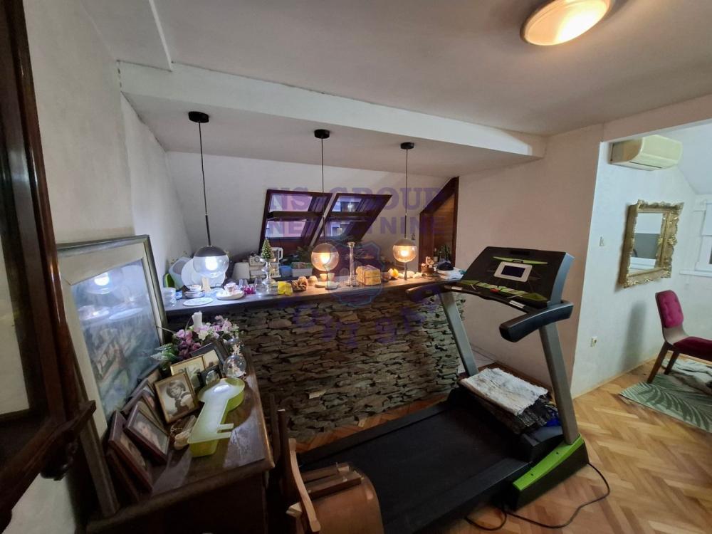 Slika 5 - Odličan četvorosoban stan!